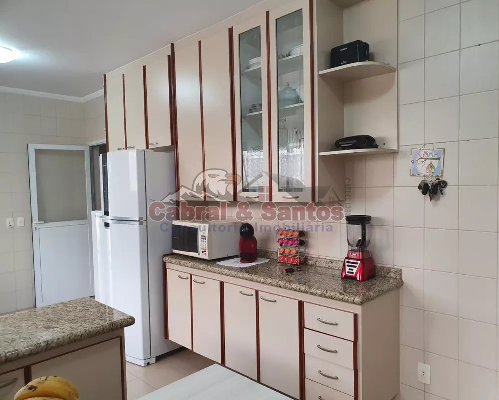 Casa à venda com 5 quartos, 327m² - Foto 7