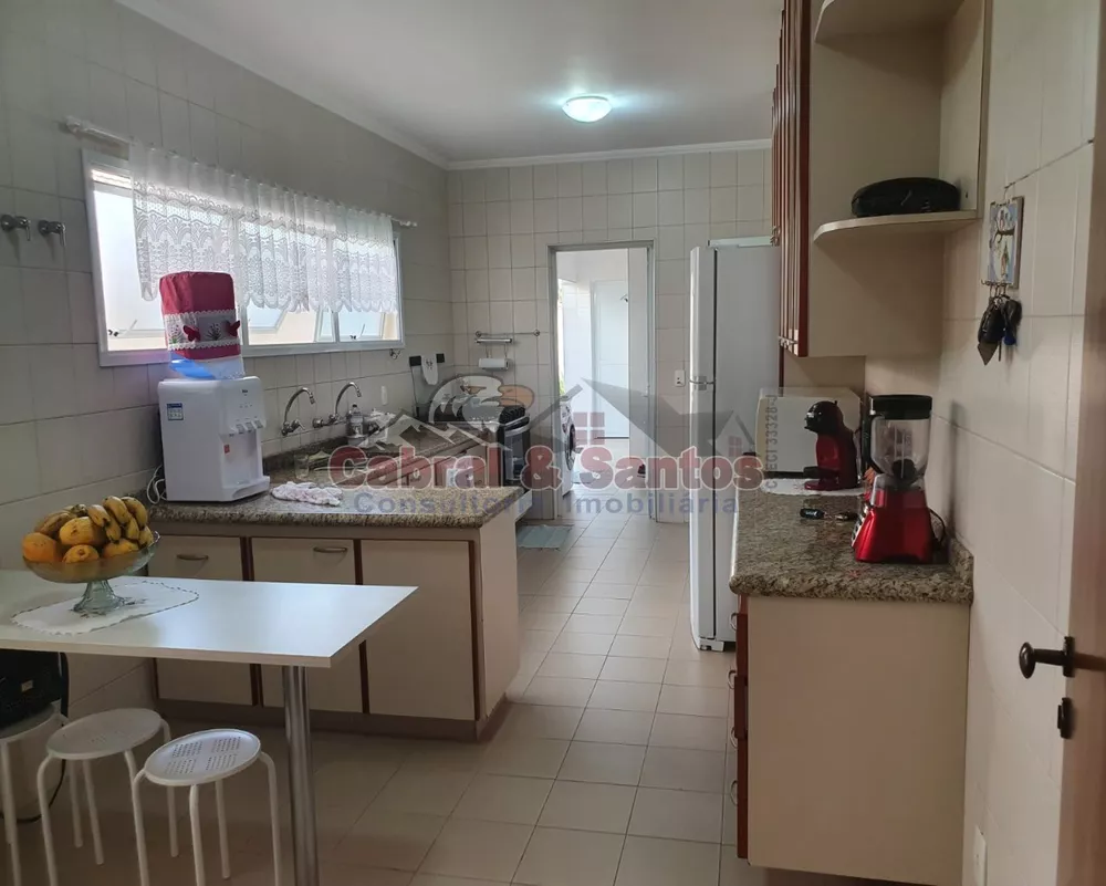 Casa à venda com 5 quartos, 327m² - Foto 8