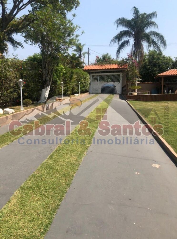 Chácara, 4 quartos, 2400 m² - Foto 1