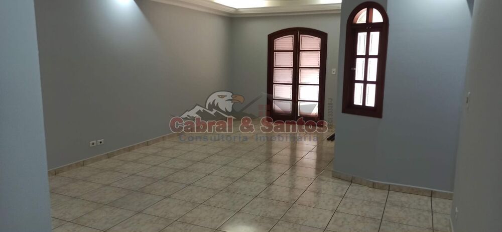 Casa, 3 quartos, 200 m² - Foto 1