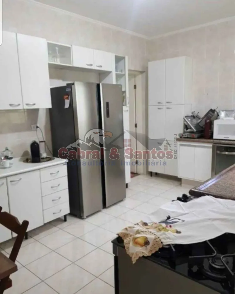 Casa, 3 quartos, 252 m² - Foto 4