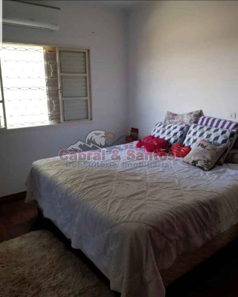 Casa, 3 quartos, 252 m² - Foto 3