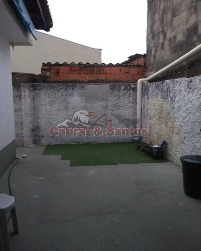 Casa à venda com 3 quartos, 128m² - Foto 2