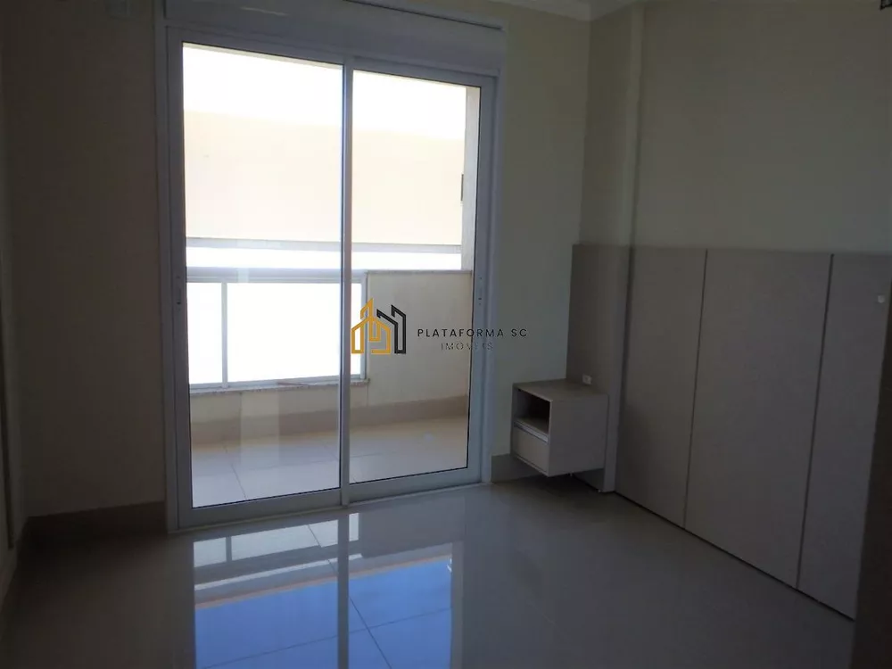 Cobertura, 4 quartos, 217 m² - Foto 2