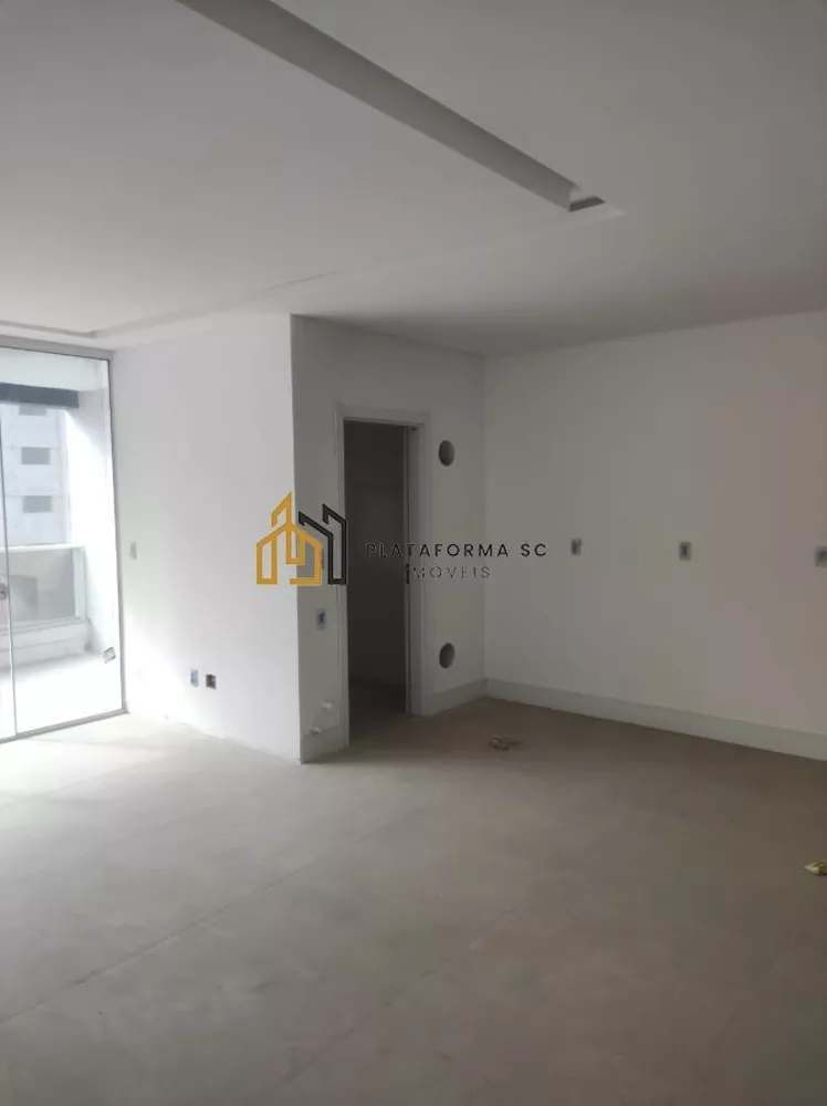 Apartamento à venda com 3 quartos, 128m² - Foto 7