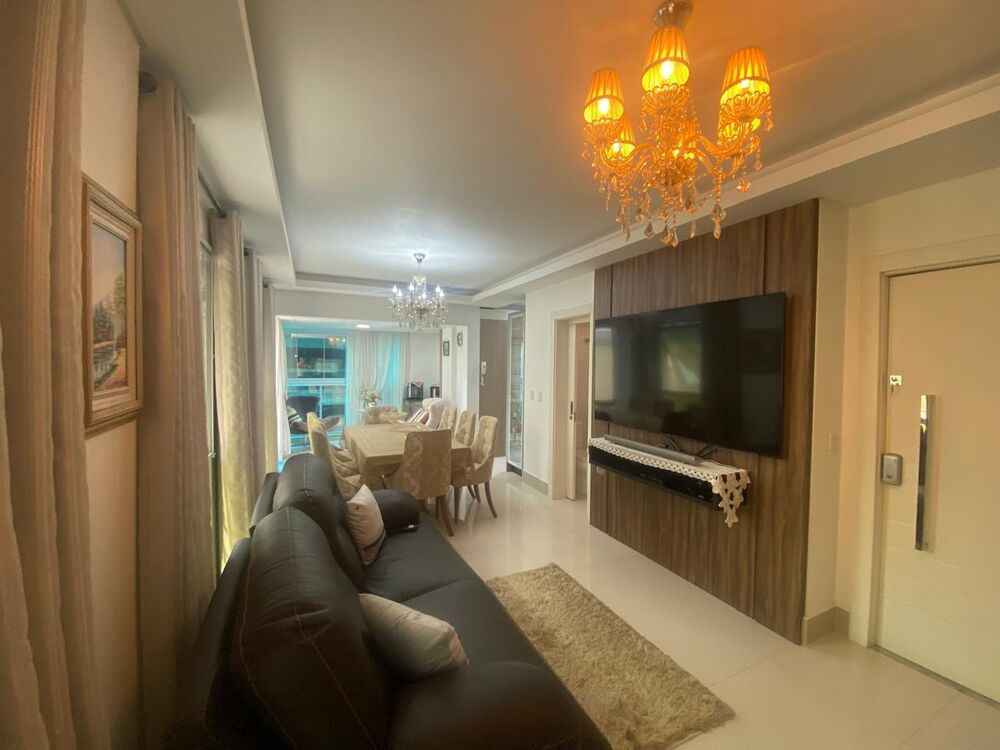 Apartamento à venda com 3 quartos, 240m² - Foto 3