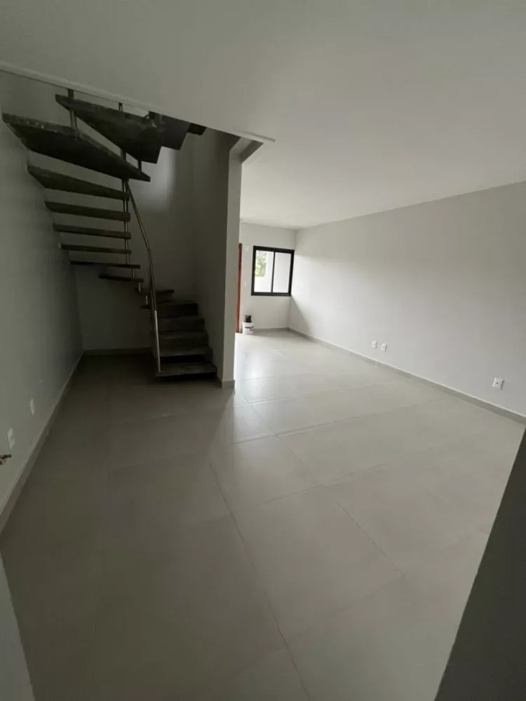 Sobrado à venda com 2 quartos, 107m² - Foto 2