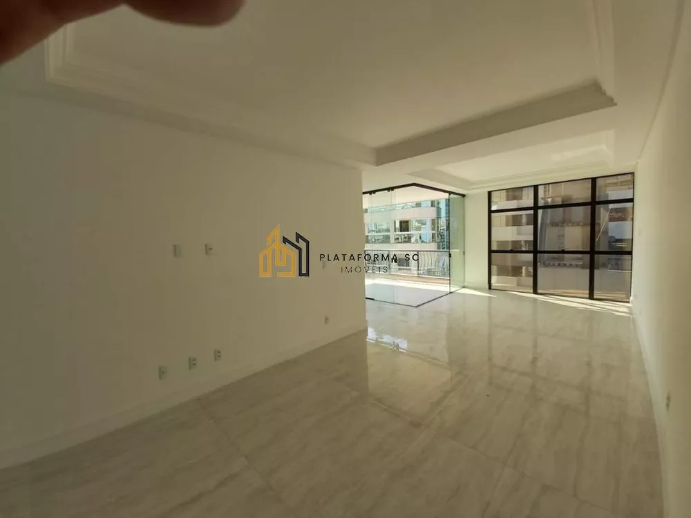 Apartamento à venda com 3 quartos, 127m² - Foto 11