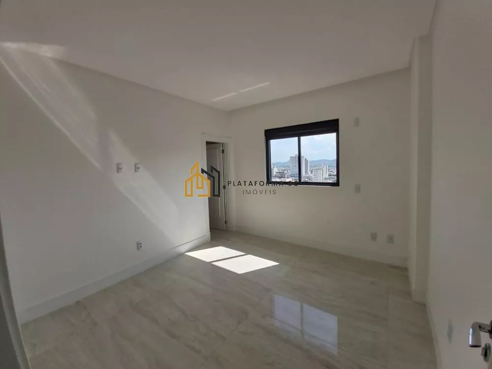 Apartamento à venda com 3 quartos, 127m² - Foto 15