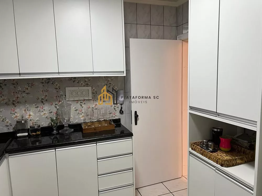 Apartamento, 3 quartos, 246 m² - Foto 1