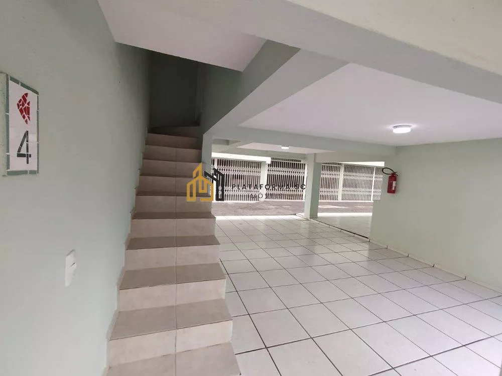 Apartamento à venda com 2 quartos, 70m² - Foto 4