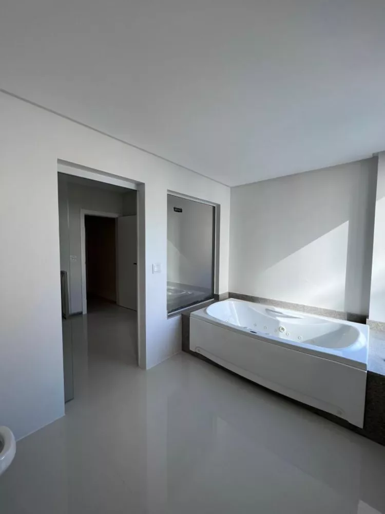 Apartamento, 3 quartos, 201 m² - Foto 1