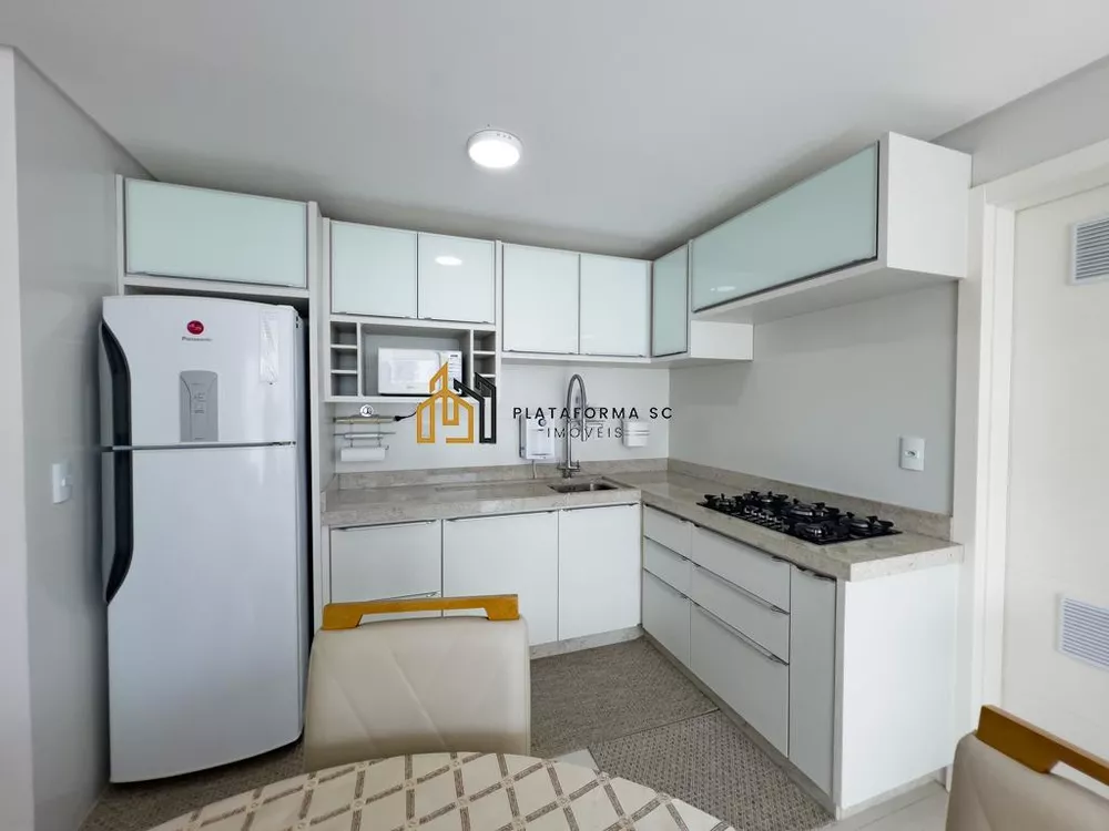 Apartamento à venda com 3 quartos, 123m² - Foto 3