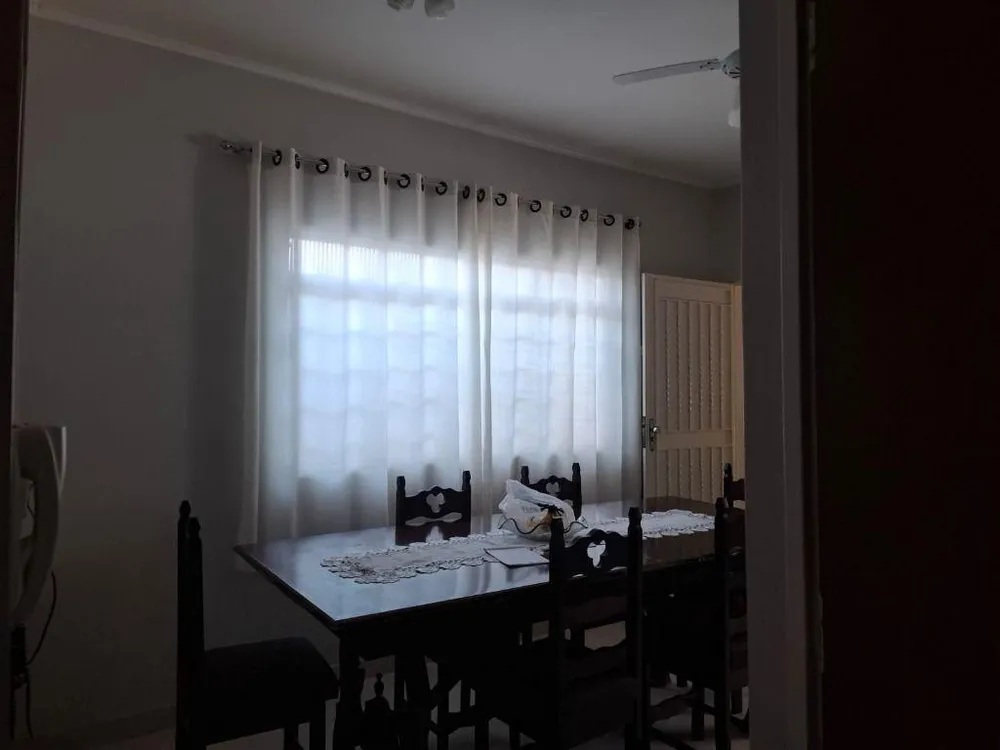 Casa, 3 quartos, 235 m² - Foto 2