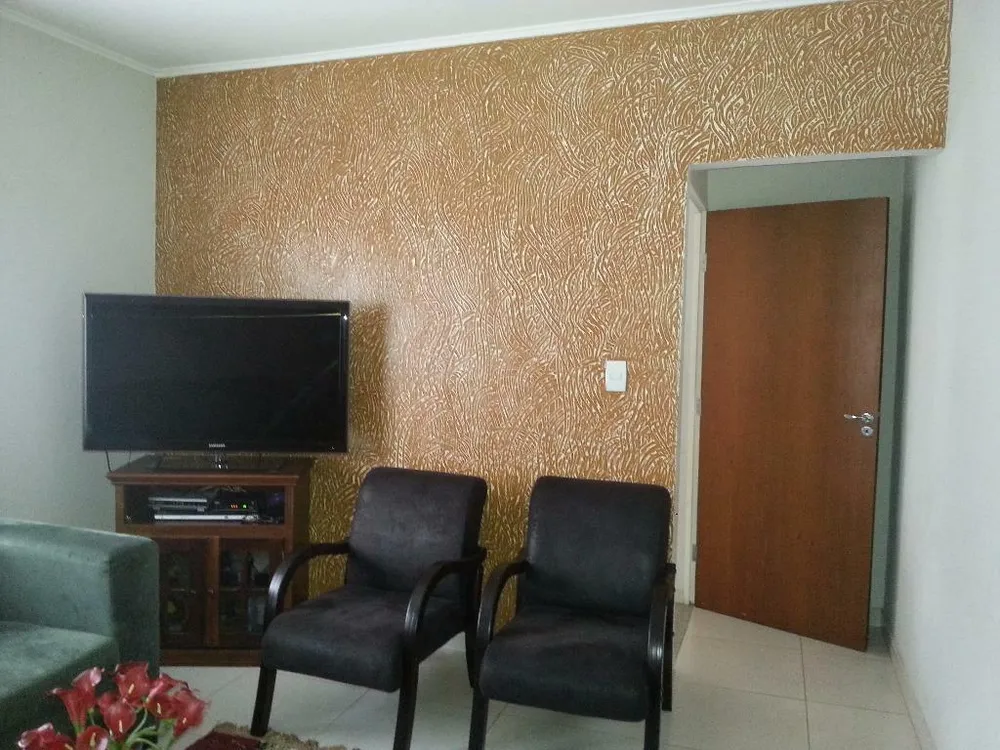 Casa, 3 quartos, 235 m² - Foto 1