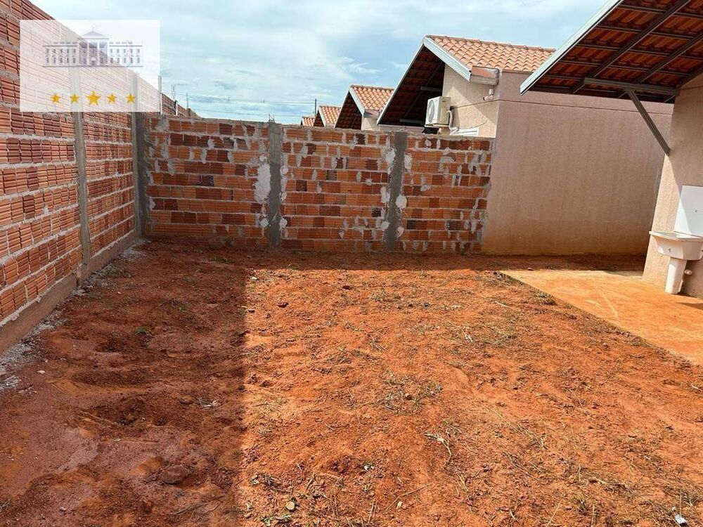 Casa à venda com 2 quartos, 43m² - Foto 3