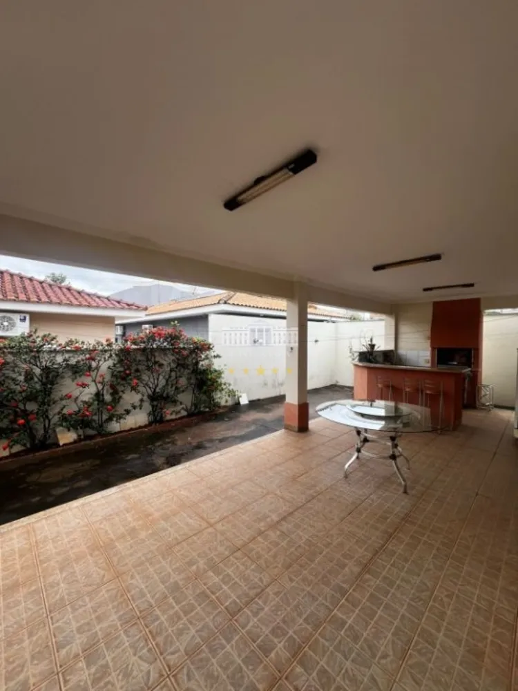Casa, 3 quartos, 249 m² - Foto 1