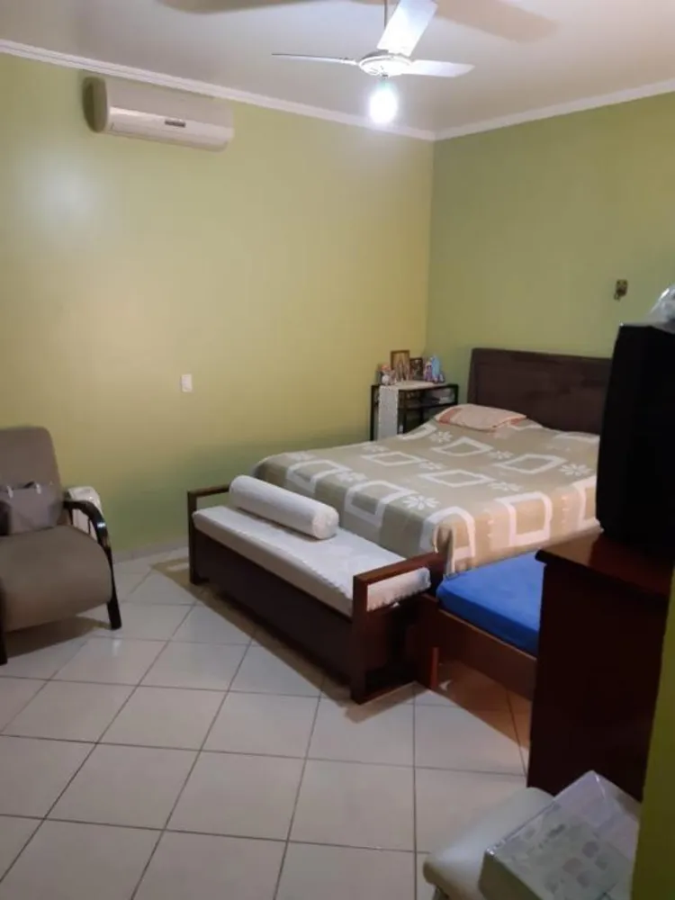 Casa, 3 quartos, 226 m² - Foto 1