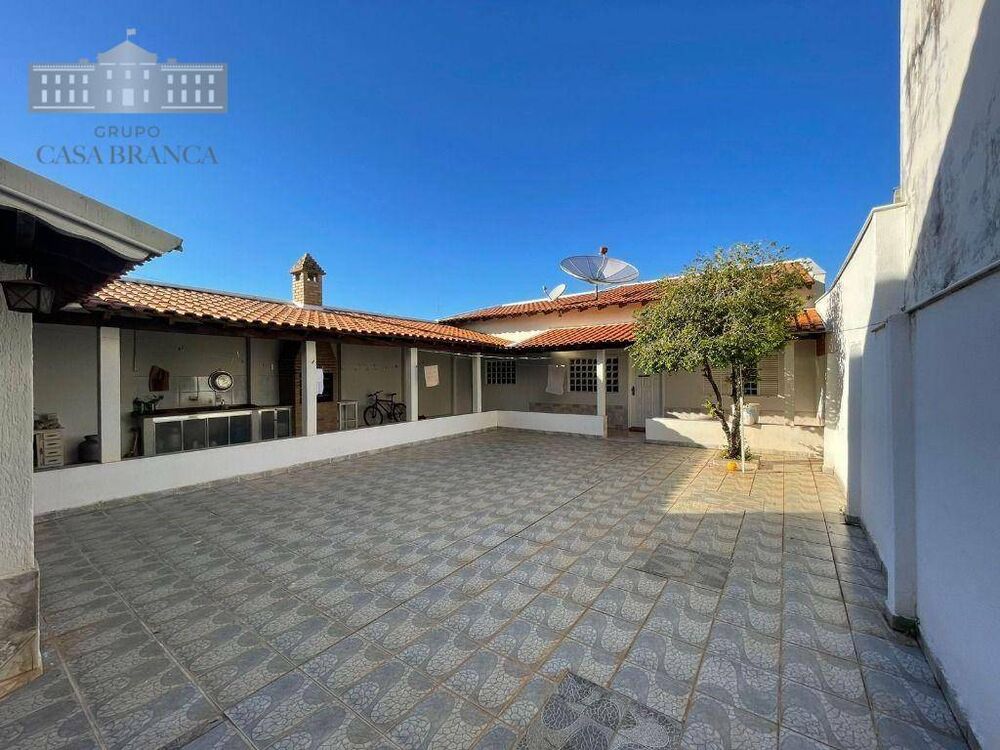 Sobrado à venda com 5 quartos, 408m² - Foto 2