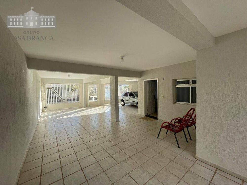 Sobrado à venda com 5 quartos, 408m² - Foto 1