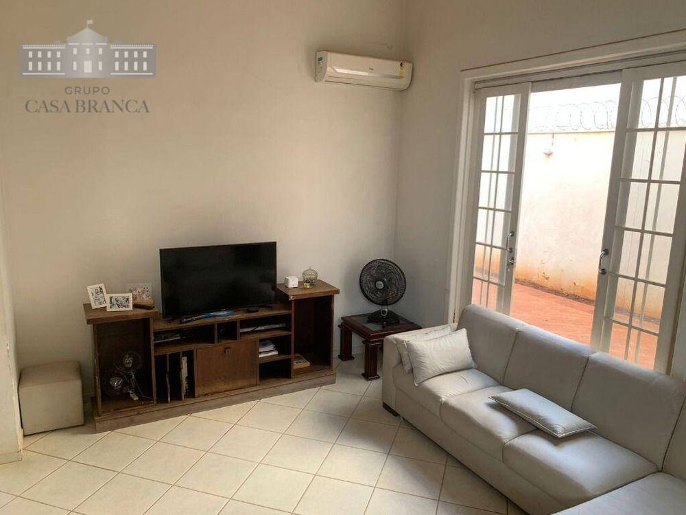 Sobrado à venda e aluguel com 4 quartos, 459m² - Foto 1
