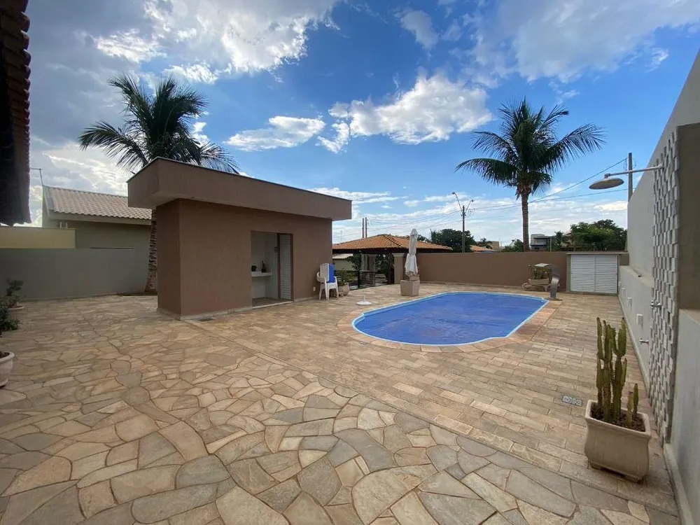 Chácara, 3 quartos, 525 m² - Foto 1