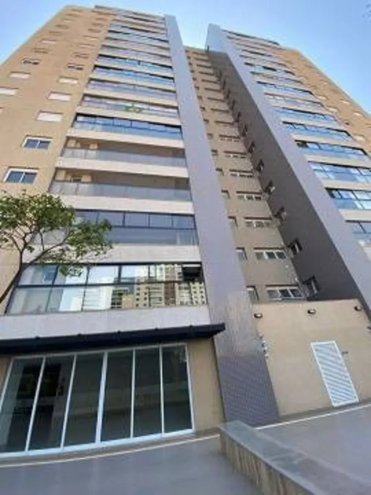 Apartamento à venda com 3 quartos, 135m² - Foto 2