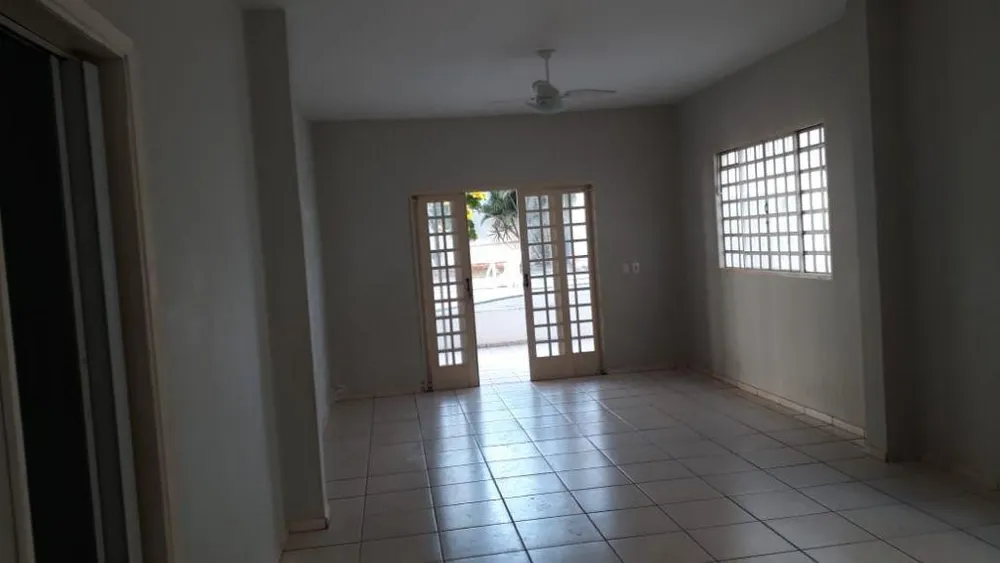 Casa, 4 quartos, 320 m² - Foto 2