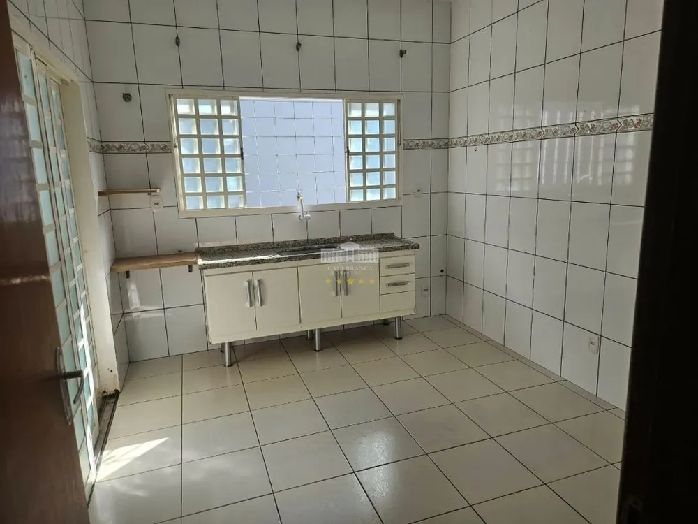 Casa, 3 quartos, 210 m² - Foto 3