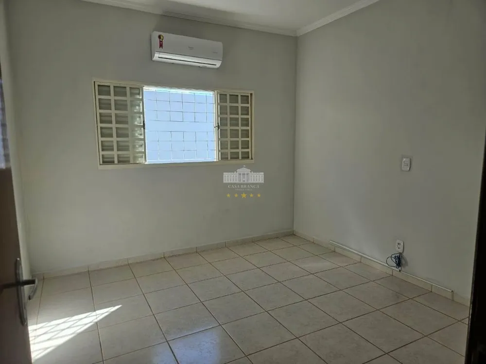 Casa, 3 quartos, 210 m² - Foto 2