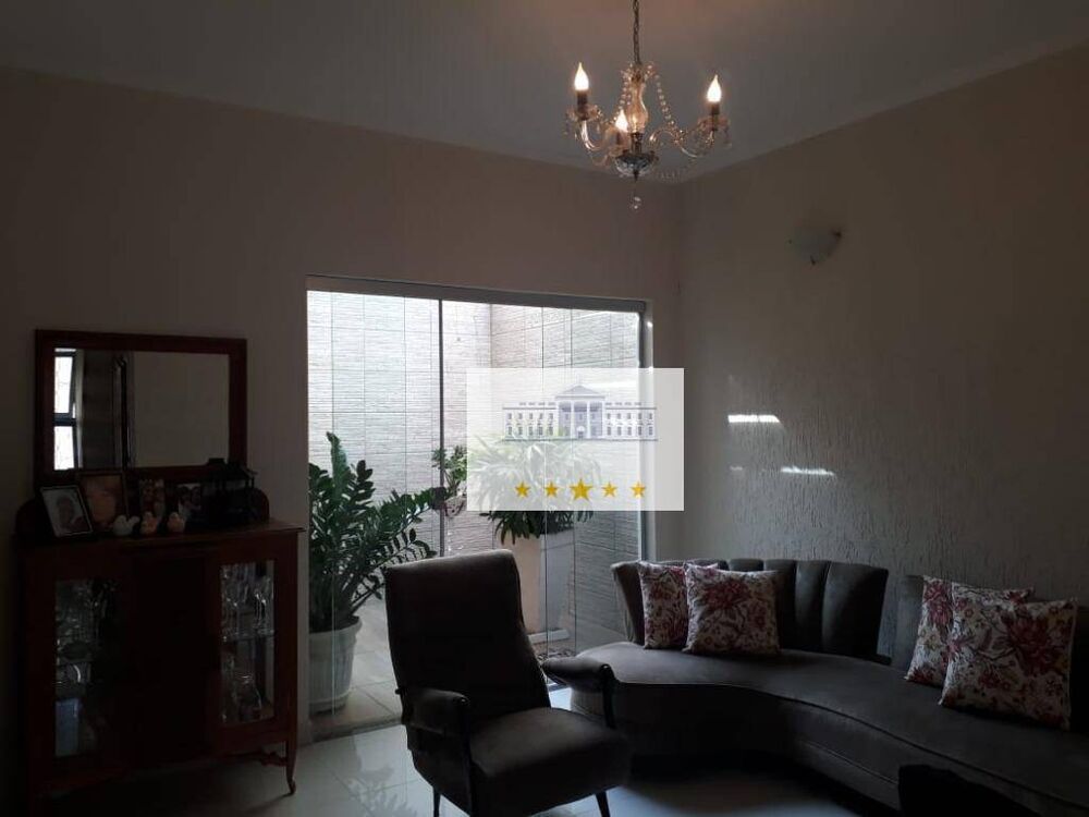 Casa, 3 quartos, 209 m² - Foto 1