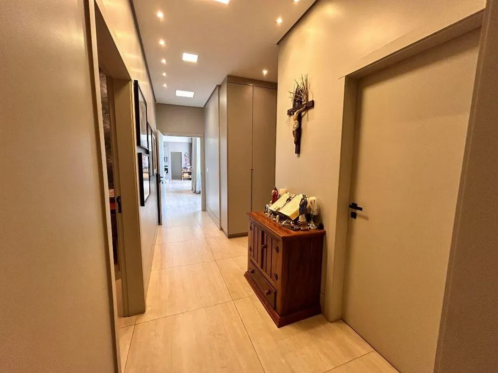 Casa, 4 quartos, 330 m² - Foto 1