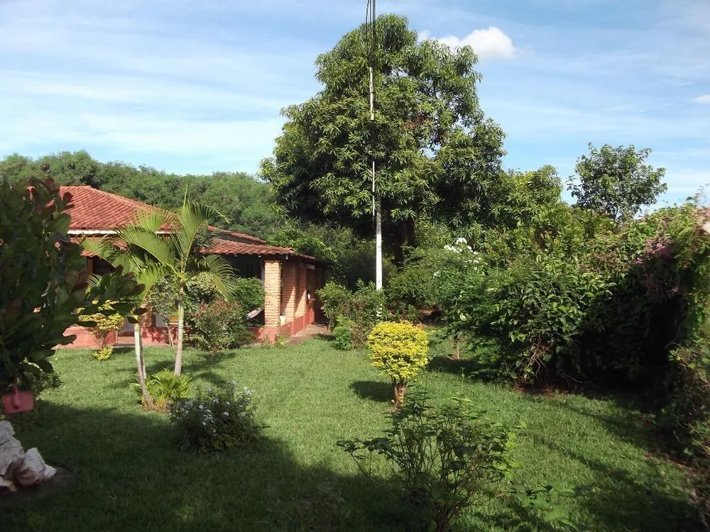 Chácara, 3 quartos, 2484 m² - Foto 1