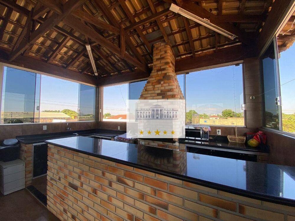 Sobrado, 3 quartos, 288 m² - Foto 1