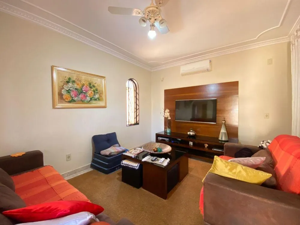 Casa, 4 quartos, 291 m² - Foto 2