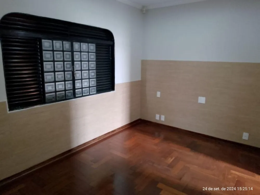 Casa, 3 quartos, 210 m² - Foto 1
