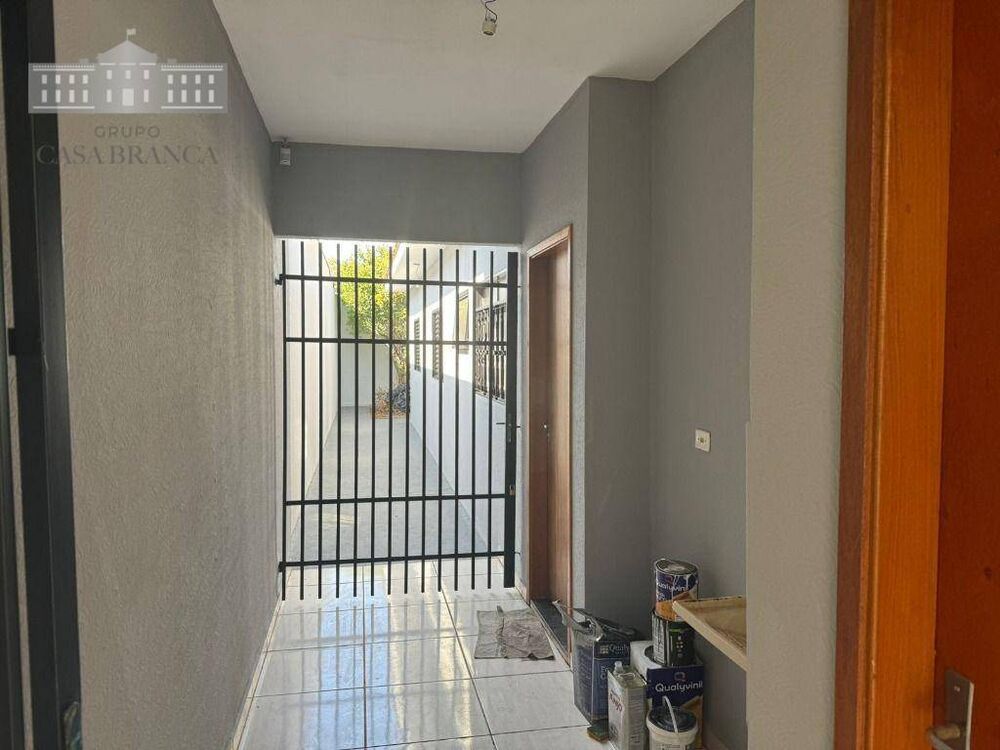 Casa à venda com 2 quartos, 90m² - Foto 3
