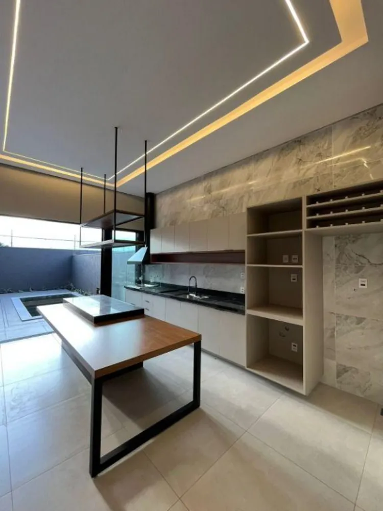 Casa, 3 quartos, 141 m² - Foto 1