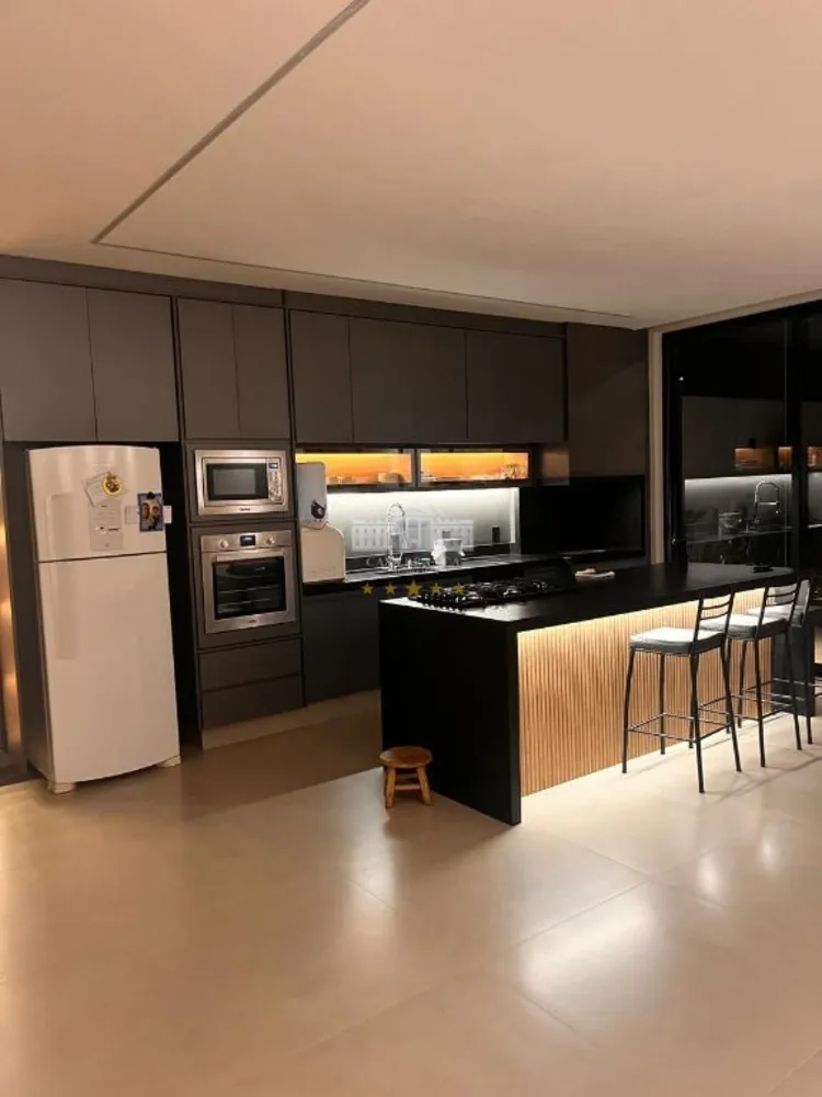 Casa, 3 quartos, 210 m² - Foto 2