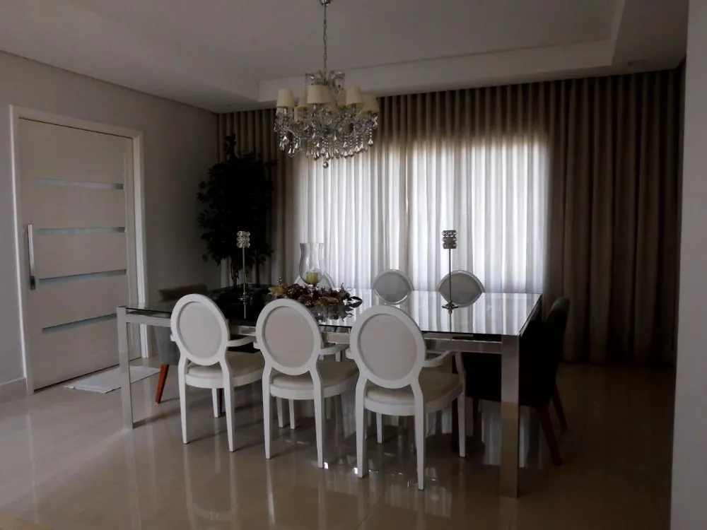 Casa, 4 quartos, 387 m² - Foto 1
