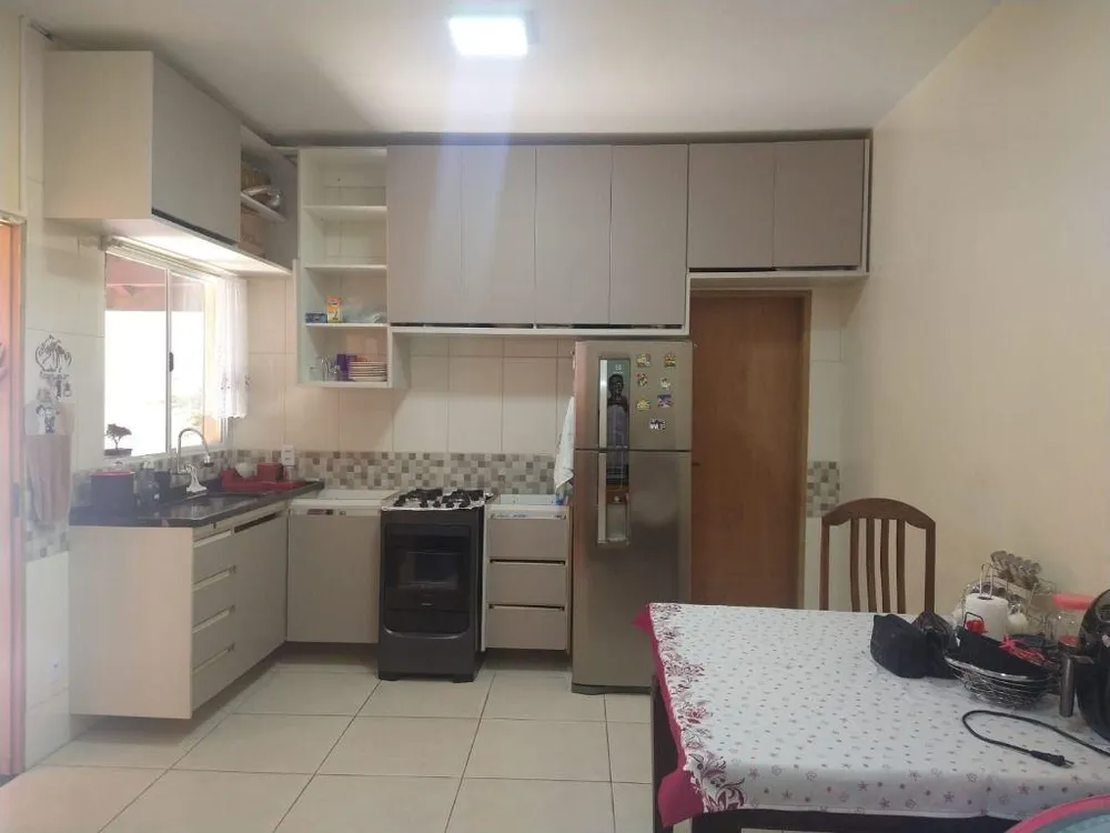 Casa, 3 quartos, 223 m² - Foto 2