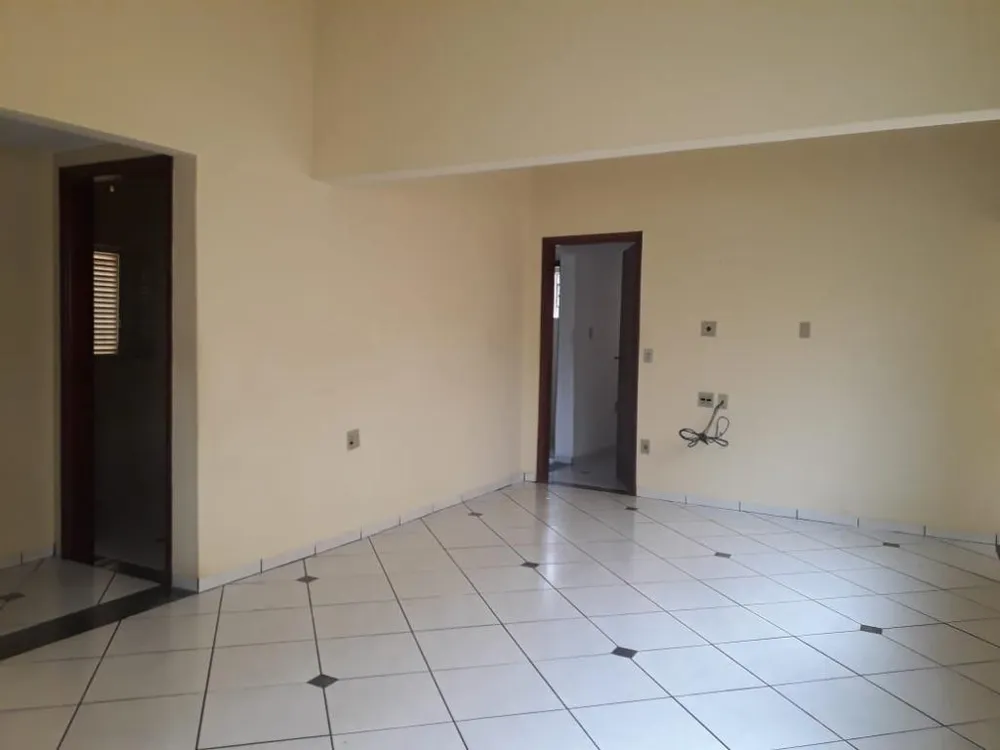 Casa, 3 quartos, 242 m² - Foto 3