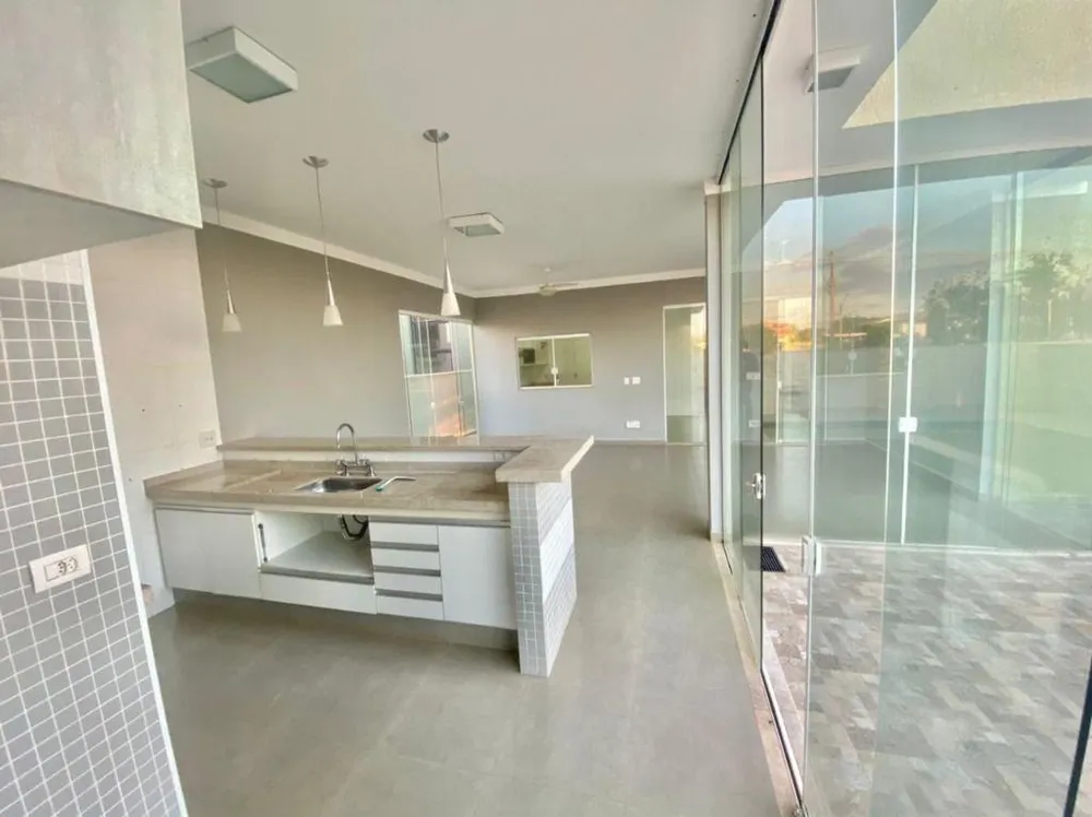 Casa, 3 quartos, 294 m² - Foto 2