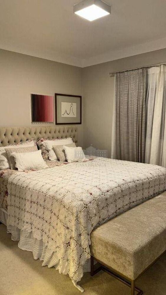 Apartamento à venda com 3 quartos, 136m² - Foto 1