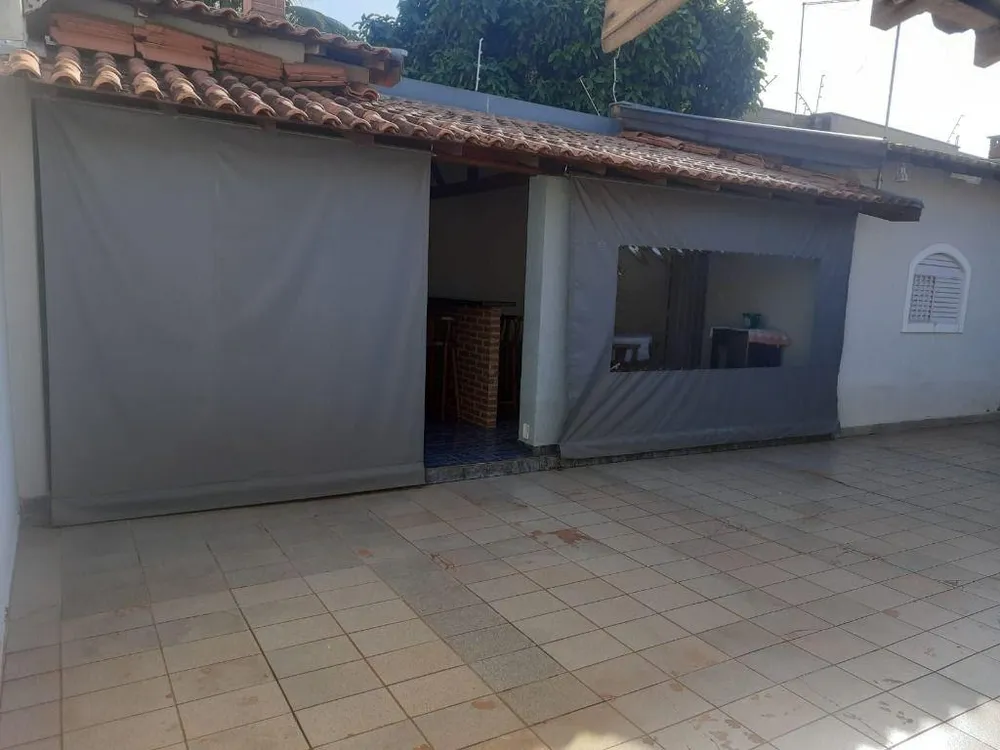 Casa, 3 quartos, 211 m² - Foto 1