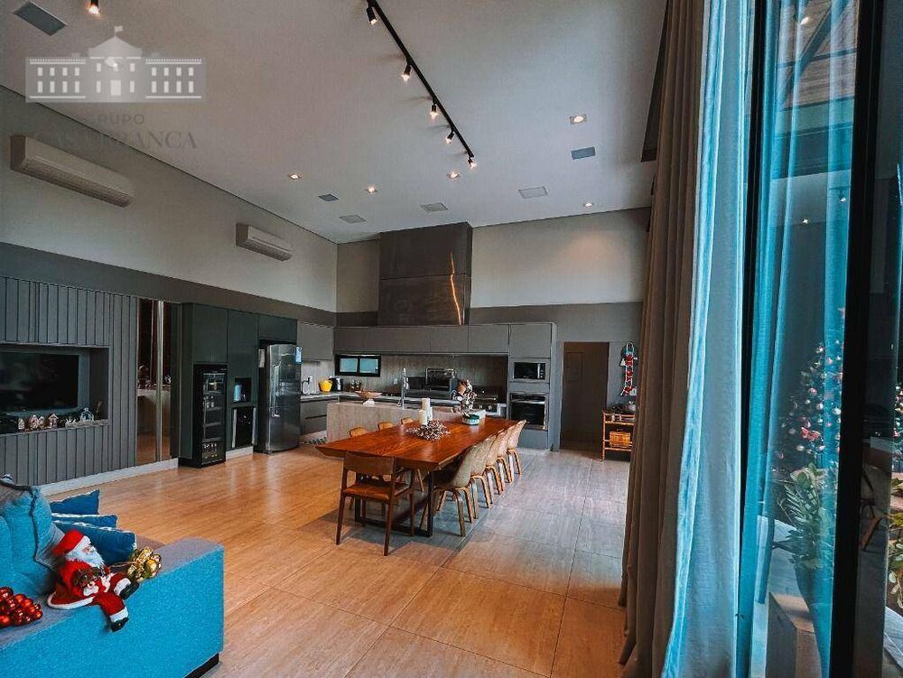 Casa de Condomínio à venda com 4 quartos, 330m² - Foto 8