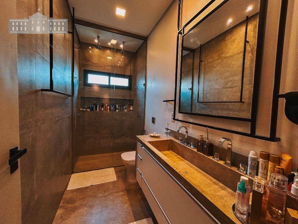 Casa de Condomínio à venda com 4 quartos, 330m² - Foto 1