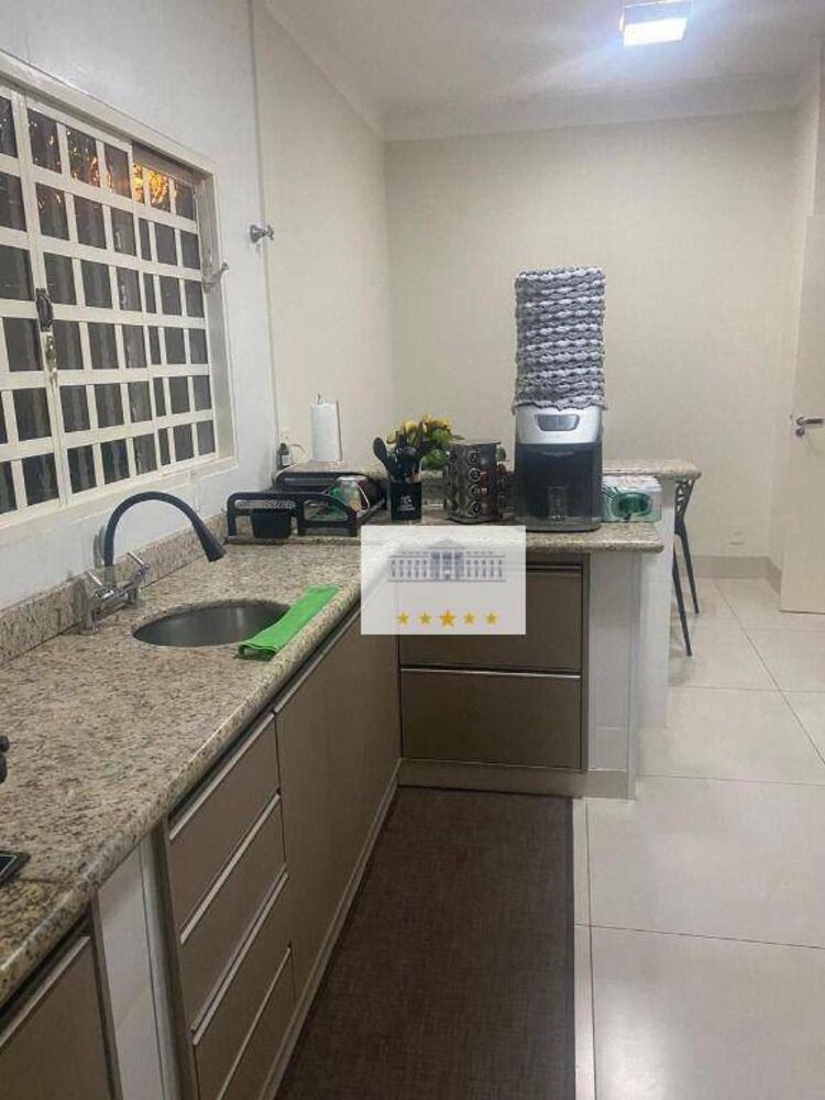 Casa, 3 quartos, 204 m² - Foto 3