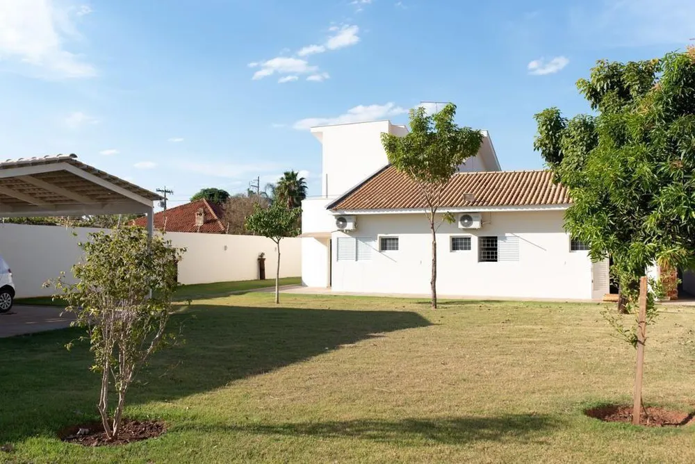 Chácara, 3 quartos, 1221 m² - Foto 1