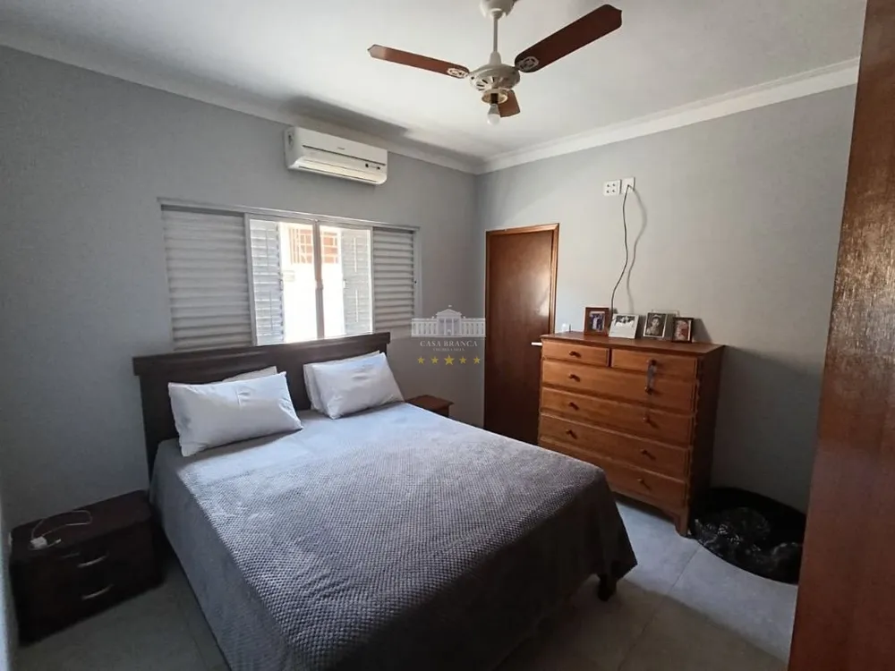 Casa, 3 quartos, 213 m² - Foto 1